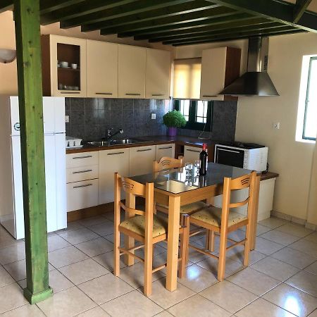 C.Katopodis Center Apartment นีดรี ภายนอก รูปภาพ