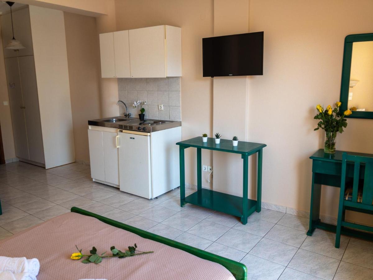 C.Katopodis Center Apartment นีดรี ภายนอก รูปภาพ